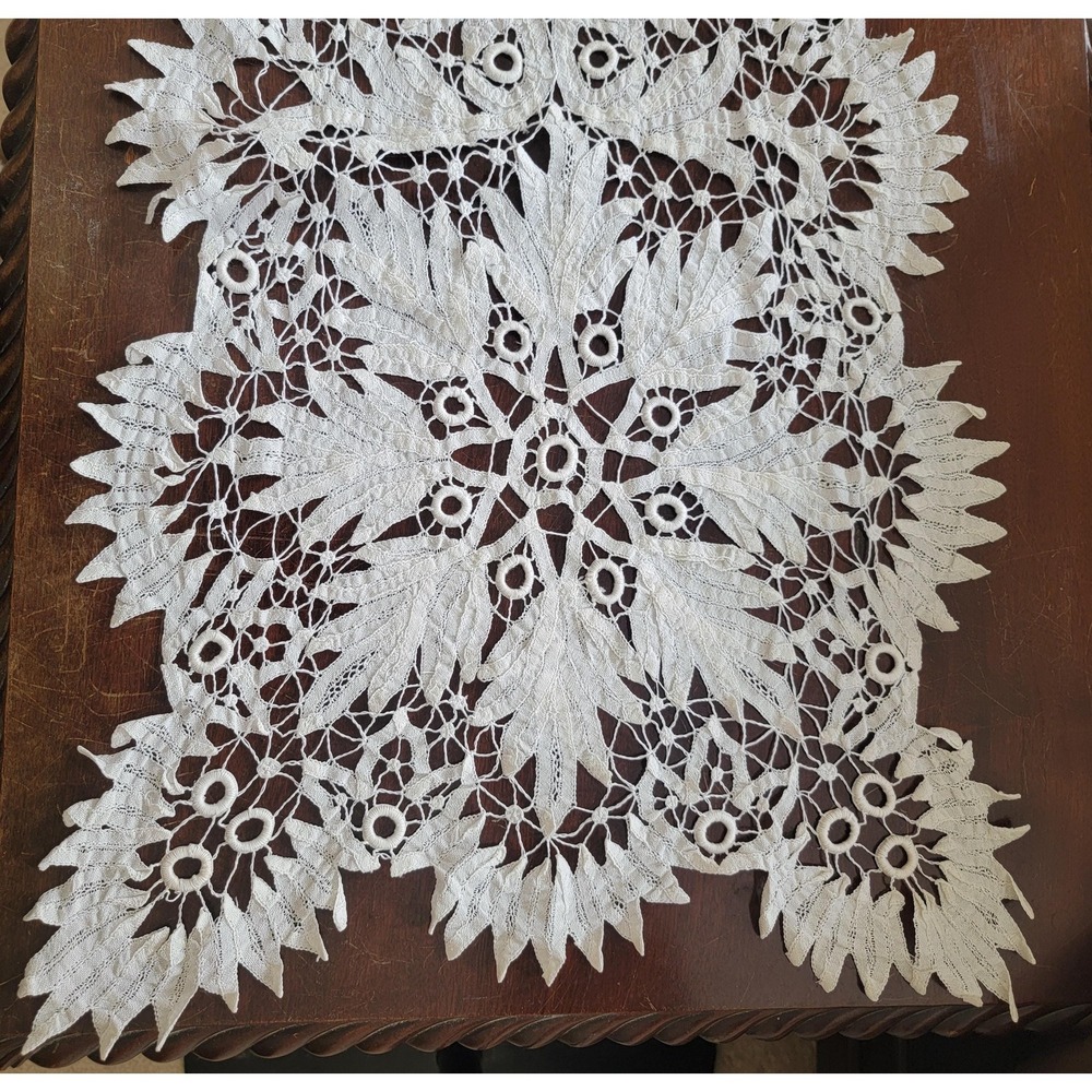 Vintage Handmade Cotton Needle Lace Table Runner - Picture 10 of 16